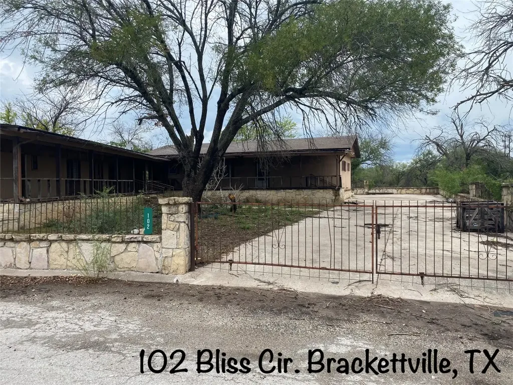 102 Bliss Circle Brackettville TX 78832