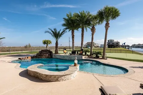 1239 Lagoon Drive Crystal Beach TX 77650