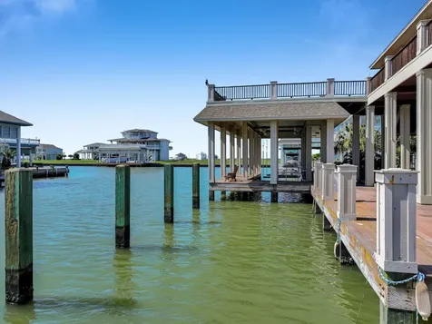 1239 Lagoon Drive Crystal Beach TX 77650