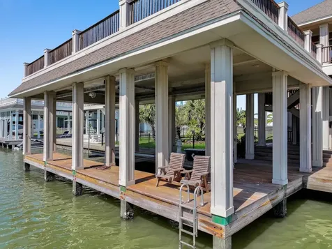 1239 Lagoon Drive Crystal Beach TX 77650