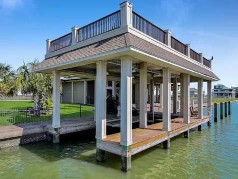 1239 Lagoon Drive Crystal Beach TX 77650
