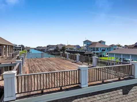 1239 Lagoon Drive Crystal Beach TX 77650