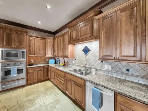1239 Lagoon Drive Crystal Beach TX 77650