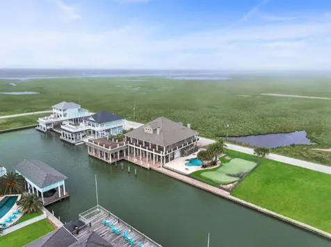 1239 Lagoon Drive Crystal Beach TX 77650