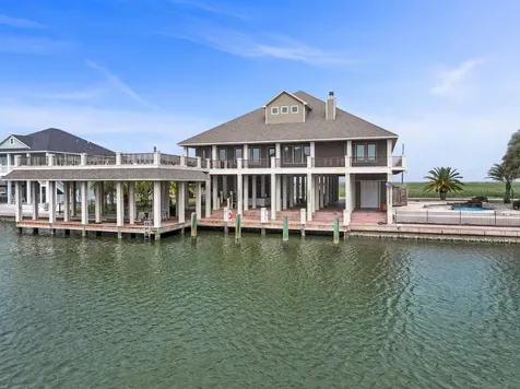 1239 Lagoon Drive Crystal Beach TX 77650