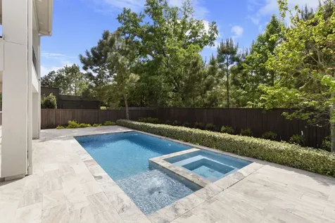 11 Floral Vista Drive Tomball TX 77375
