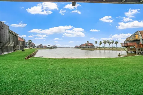 118 Private Road 640 Matagorda TX 77457