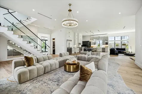4002 Meadow Lake Lane Houston TX 77027