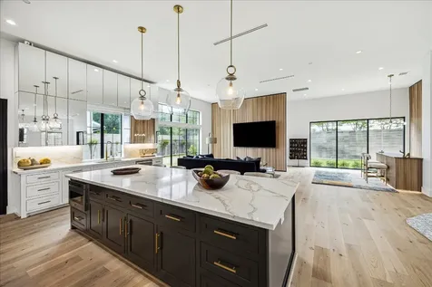4002 Meadow Lake Lane Houston TX 77027