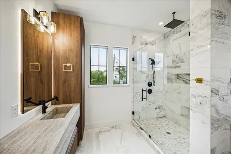 4002 Meadow Lake Lane Houston TX 77027