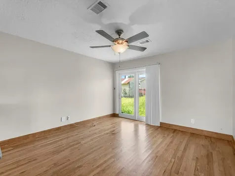 10319 Dunvegan Way Houston TX 77013