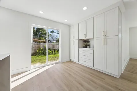 212 N Forrest Avenue La Porte TX 77571
