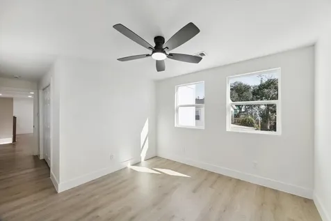 212 N Forrest Avenue La Porte TX 77571