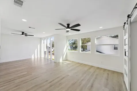 212 N Forrest Avenue La Porte TX 77571