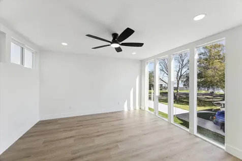 212 N Forrest Avenue La Porte TX 77571