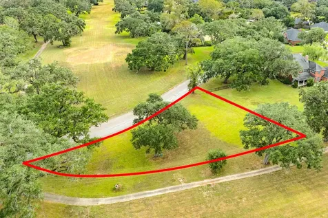 2268 Sunset Oaks Drive West Columbia TX 77486