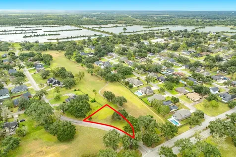 2268 Sunset Oaks Drive West Columbia TX 77486