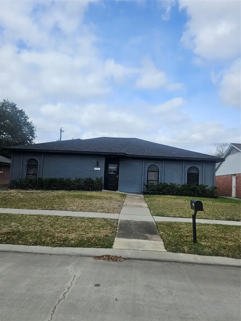 2012 Sunset Court N League City TX 77573