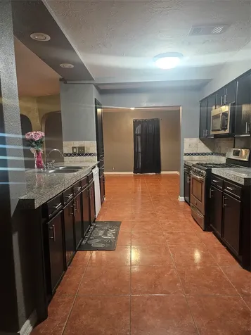 2012 Sunset Court N League City TX 77573