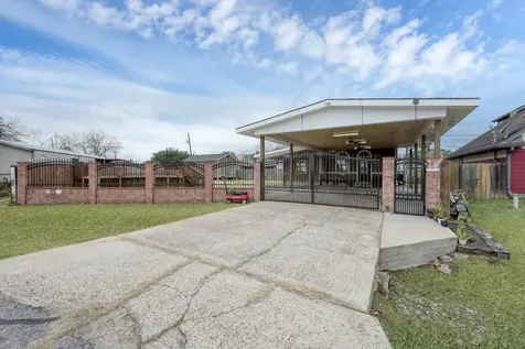 19096 County Road 669f Alvin TX 77511