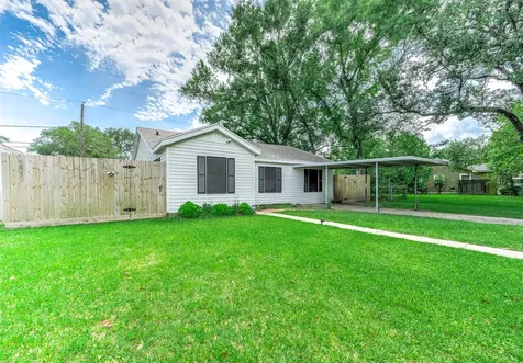 709 E Gulf Street Baytown TX 77520