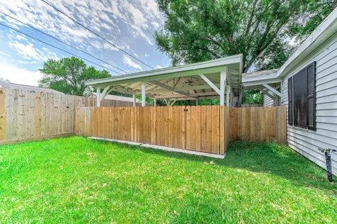 709 E Gulf Street Baytown TX 77520