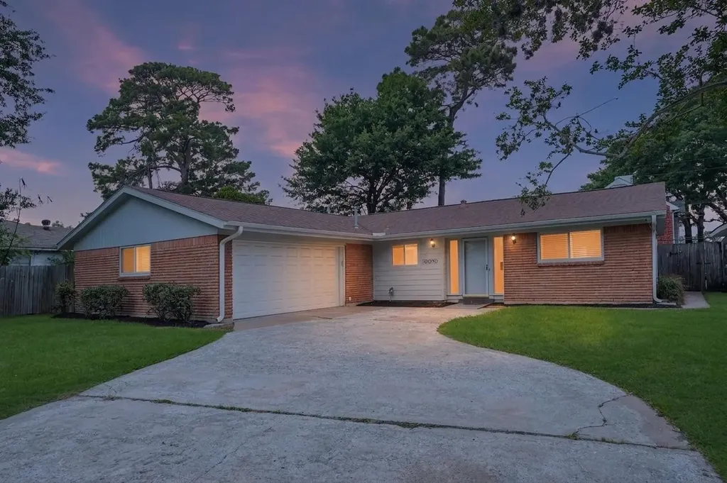 10010 Westview Drive Houston TX 77055