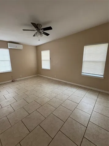 1622 W 9th Street Freeport TX 77541