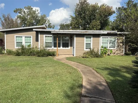 1622 W 9th Street Freeport TX 77541