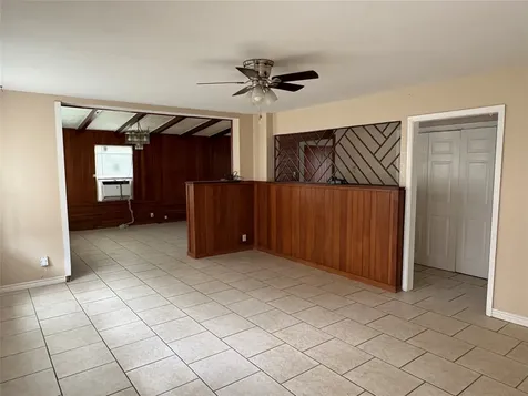 1622 W 9th Street Freeport TX 77541