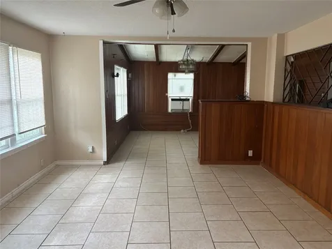 1622 W 9th Street Freeport TX 77541