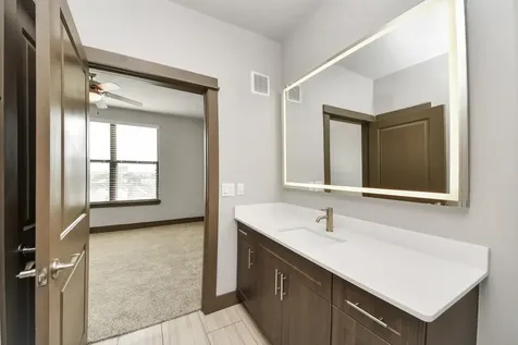 5454 Washington St Avenue 1519 Houston TX 77007