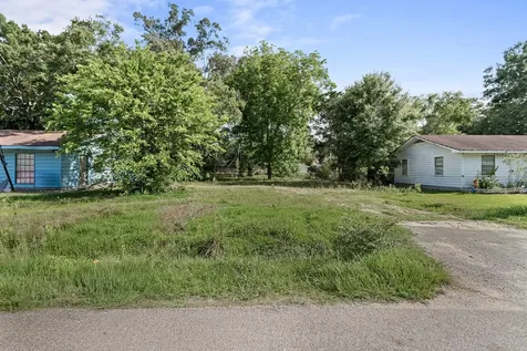 9195 Mclean Street Beaumont TX 77707