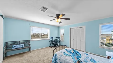 1210 Island Drive Dickinson TX 77539