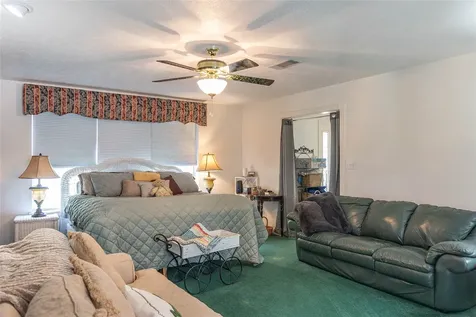 108 White Oak Village Mills TX 77663