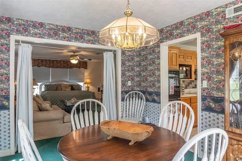 108 White Oak Village Mills TX 77663