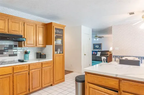 108 White Oak Village Mills TX 77663