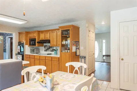 108 White Oak Village Mills TX 77663
