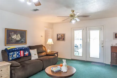 108 White Oak Village Mills TX 77663