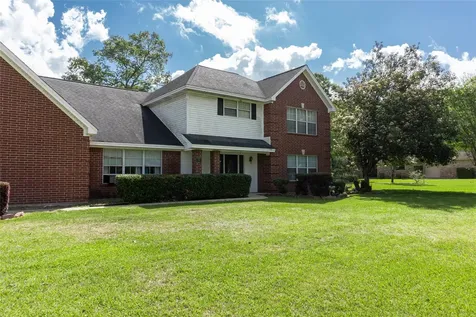 108 White Oak Village Mills TX 77663