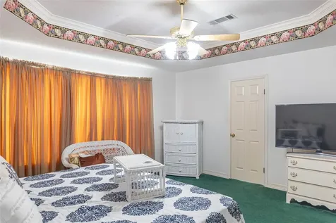 108 White Oak Village Mills TX 77663