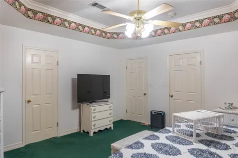 108 White Oak Village Mills TX 77663