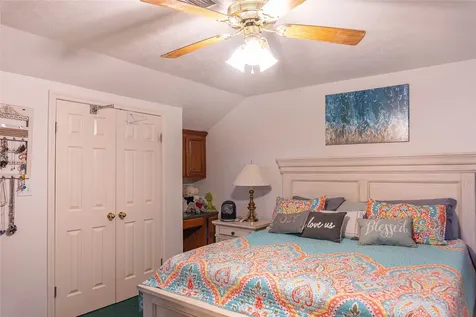 108 White Oak Village Mills TX 77663