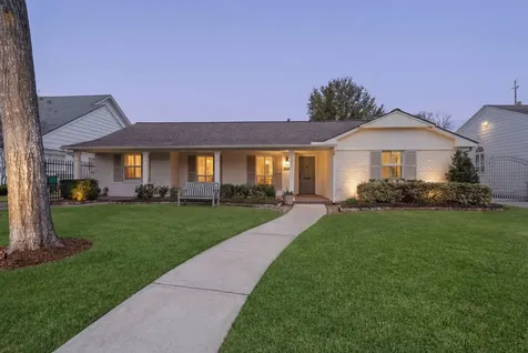 6162 Meadow Lake Lane Houston TX 77057