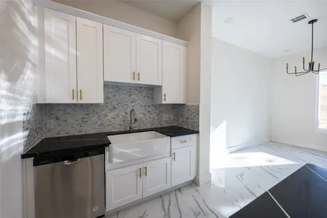 5906 Saint Augustine Street B Houston TX 77021