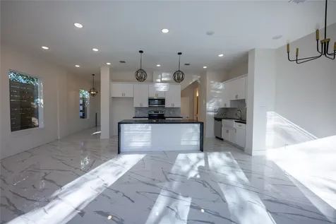 5906 Saint Augustine Street B Houston TX 77021