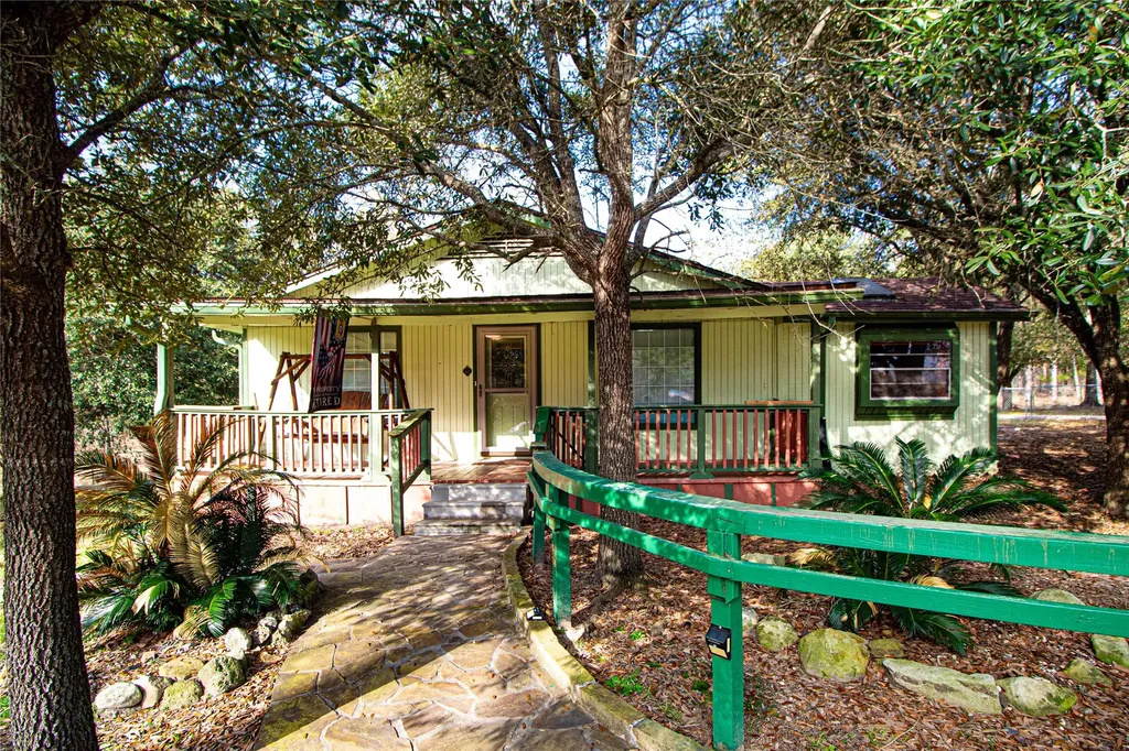 208 Gardenia Street Onalaska TX 77360