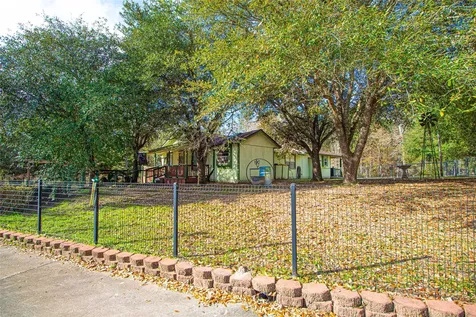 208 Gardenia Street Onalaska TX 77360
