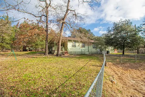 208 Gardenia Street Onalaska TX 77360