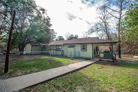 208 Gardenia Street Onalaska TX 77360